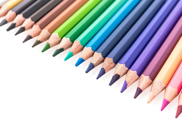 Цветной карандаш на белом фоне
