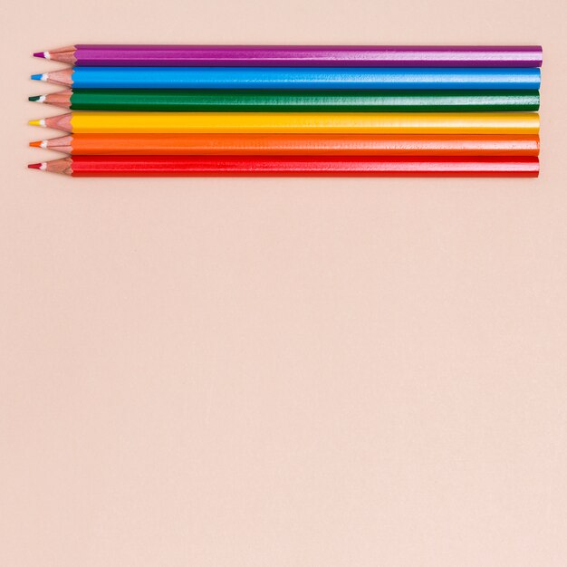 LGBT의 상징 인 컬러 연필