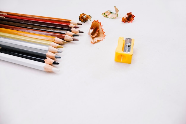 色鉛筆と削り器