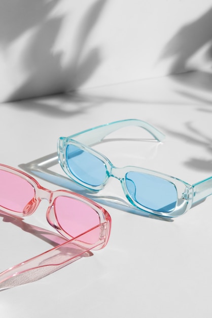 무료 사진 컬러 투명 선글라스 정물
