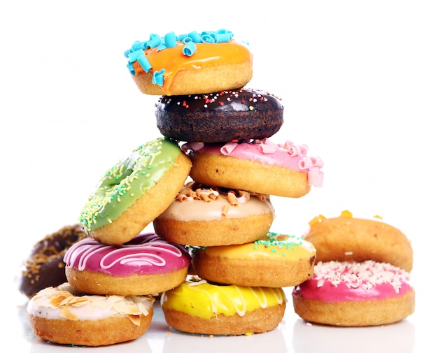 Бесплатное фото Красочные и вкусные пончики
