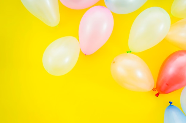 Разноцветные воздушные шары на день рождения