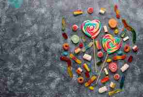 Foto gratuita caramelle colorate, gelatina e marmellata, vista dall'alto