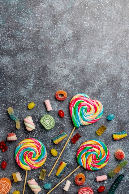 Caramelle colorate, gelatina e marmellata, vista dall'alto