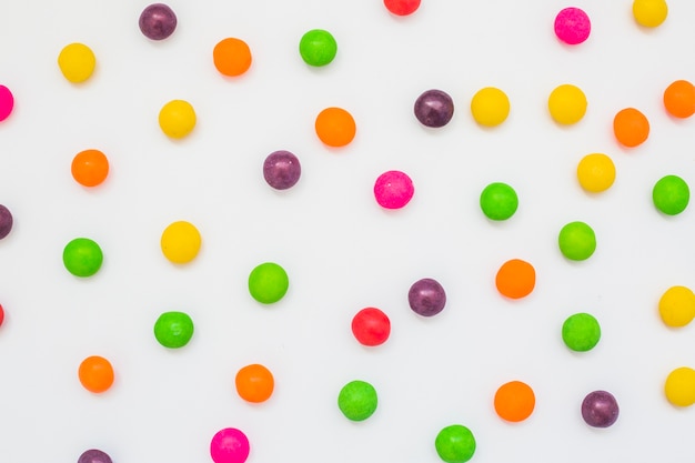 Foto gratuita puntini colorati di caramelle