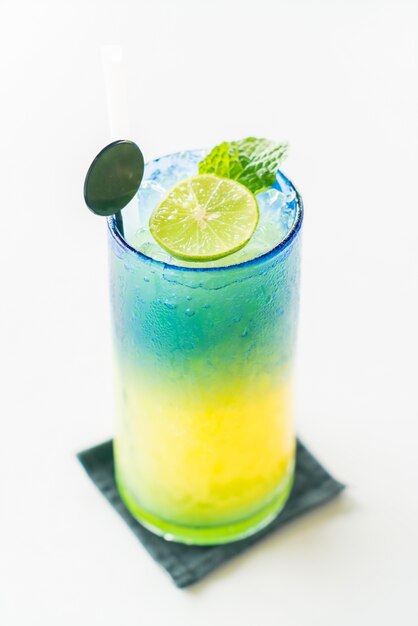 カラフルなレモンmocktail