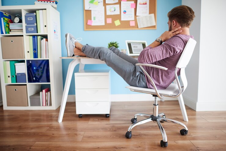 Free Photo comfortable position to work in the office