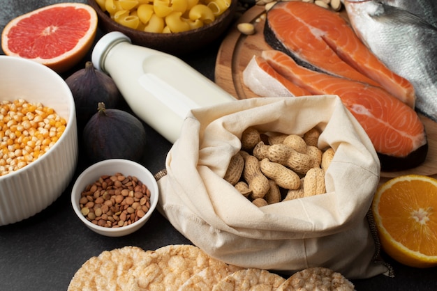 Foto gratuita allergeni alimentari comuni per le persone