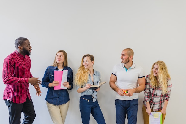 Communicating students with books