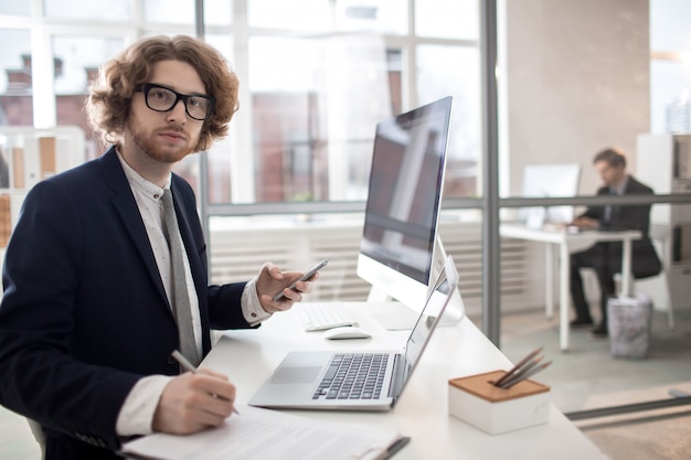 Foto gratuita tecnologie di comunicazione