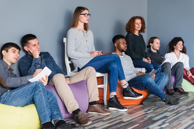 Foto gratuita concetto di comunità con un gruppo di persone