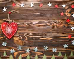 Foto gratuita composizione per natale con cuore e spazio in mezzo