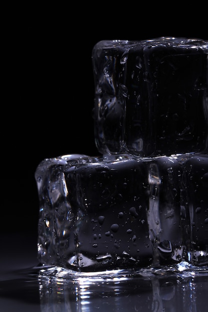 Free photo composition of ice cubes