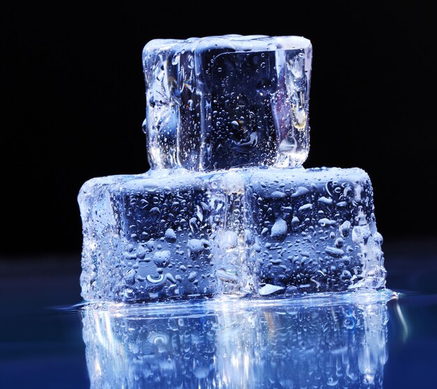 Composition of ice cubes