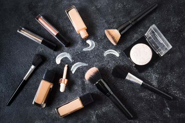 Composition of make up tools for hiding skin blemishes