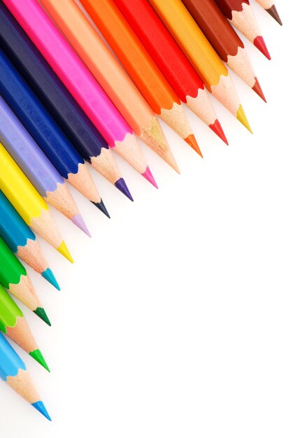 色とりどりの鉛筆の組成