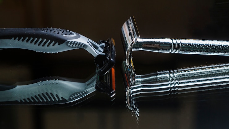 Free Photo composition of shaving objects