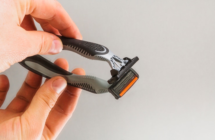 Free Photo composition of shaving objects