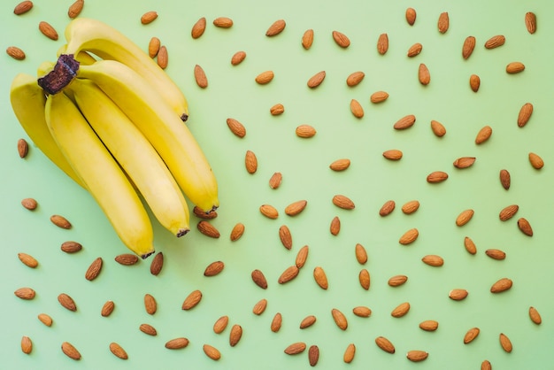 Composition with bananas and almonds