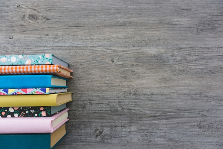 Free Photo composition with books and blank space