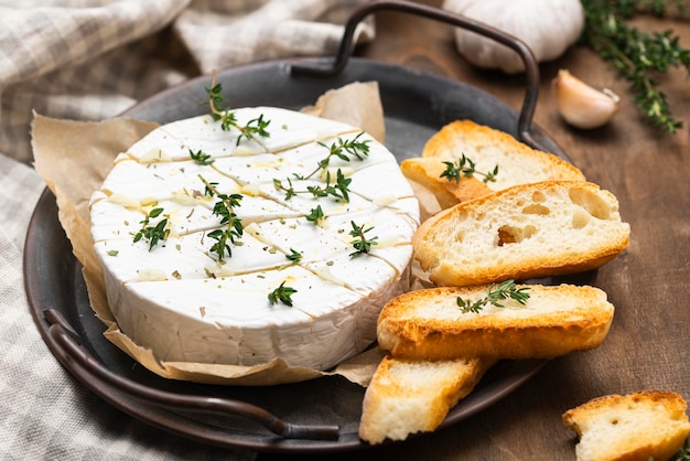 Composizione con delizioso pasto di cibo locale