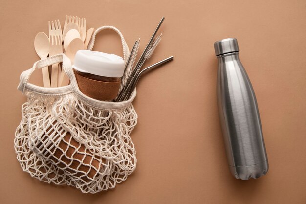 Free photo composition with minimal tumbler for drinks