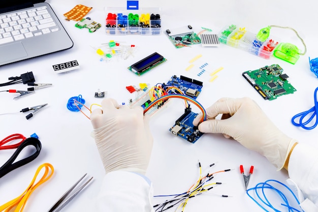 skills required in a hardware engineer