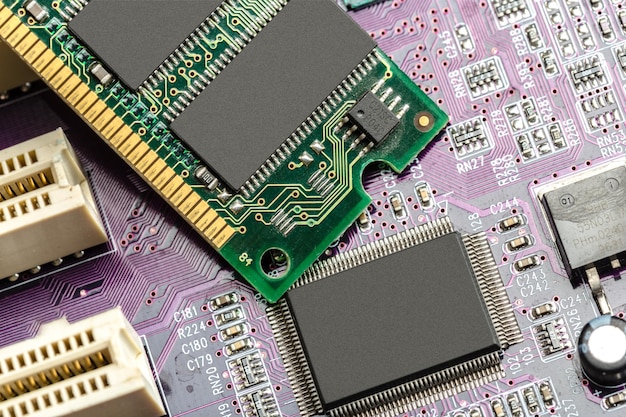Бесплатное фото Компьютерные чипы, технологии и электронная промышленность