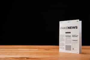 Foto gratuita concetto di fake news