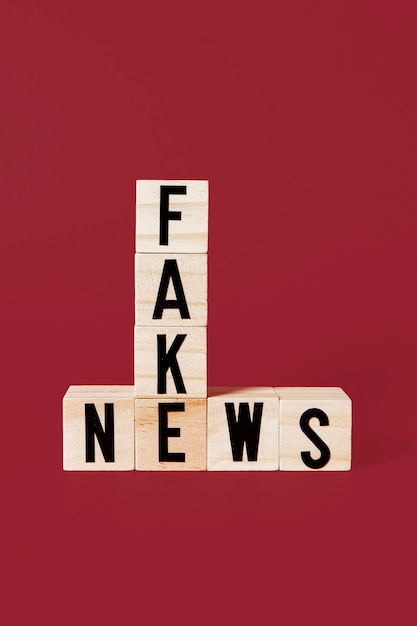 Foto gratuita concetto di fake news