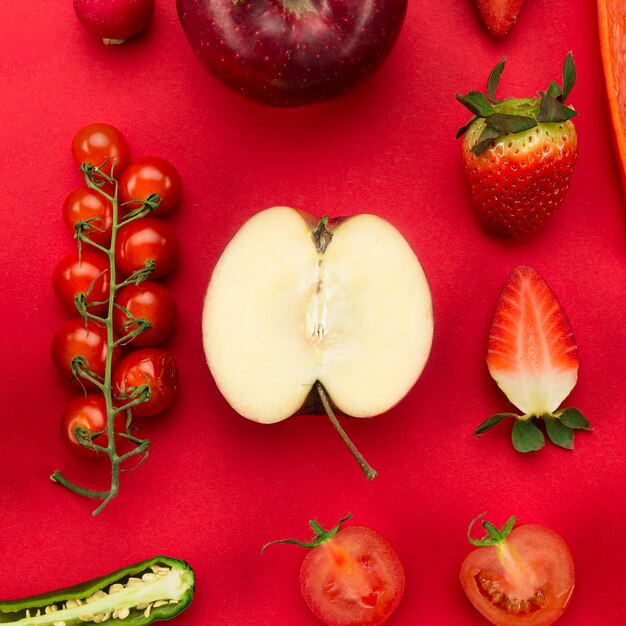 Концепция здорового питания половин фруктов