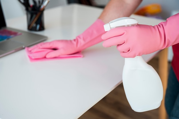 Free photo concept of man cleaning his home