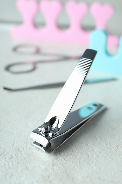 How to use manicure tools