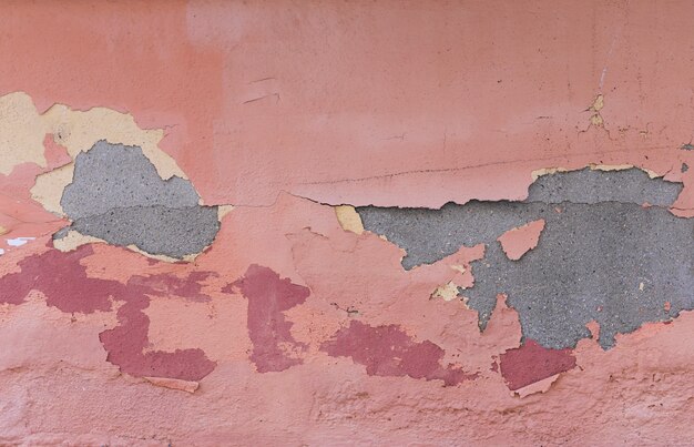 페인트와 필 링 콘크리트 벽