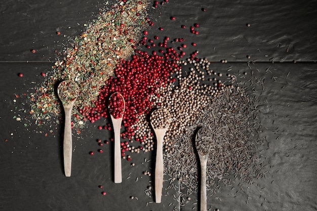 Free photo condiments powder in spoons