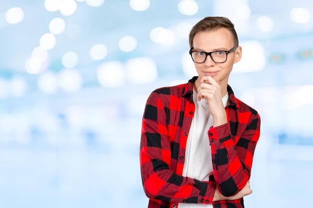 Free photo confused young man thinking