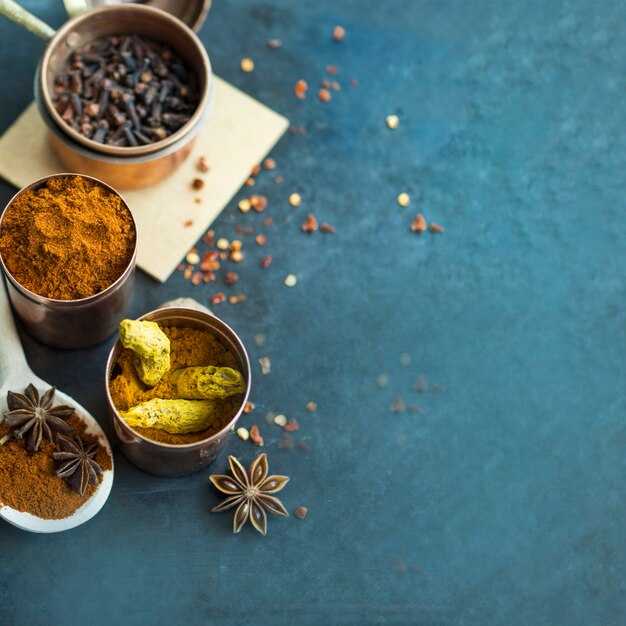 Containers with spices composition