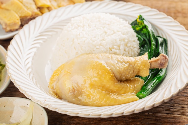 Free photo cooked chicken without makeupchicken rice