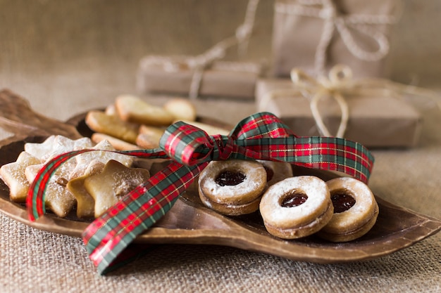 Cookies with bow on table 