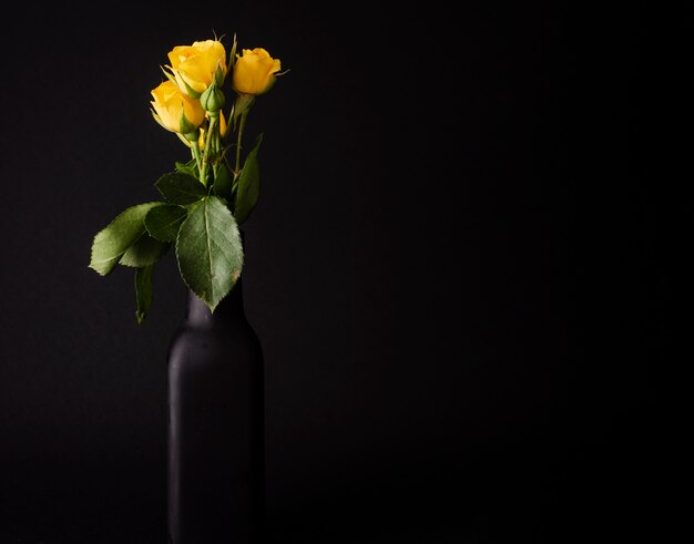 Copy-space тюльпаны в вазе