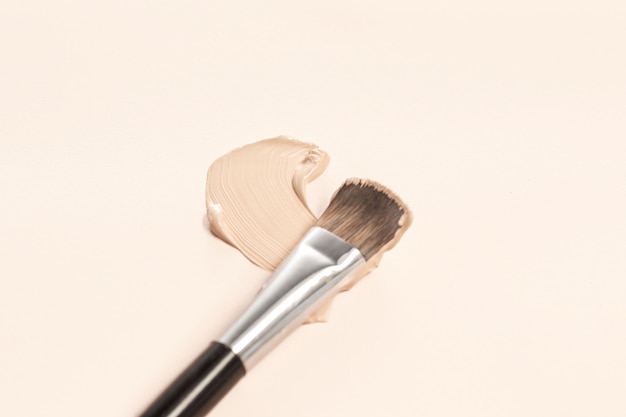 Cosmetic foundation cream and powder with brush