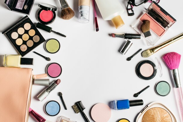 Cosmetics composition with space in middle