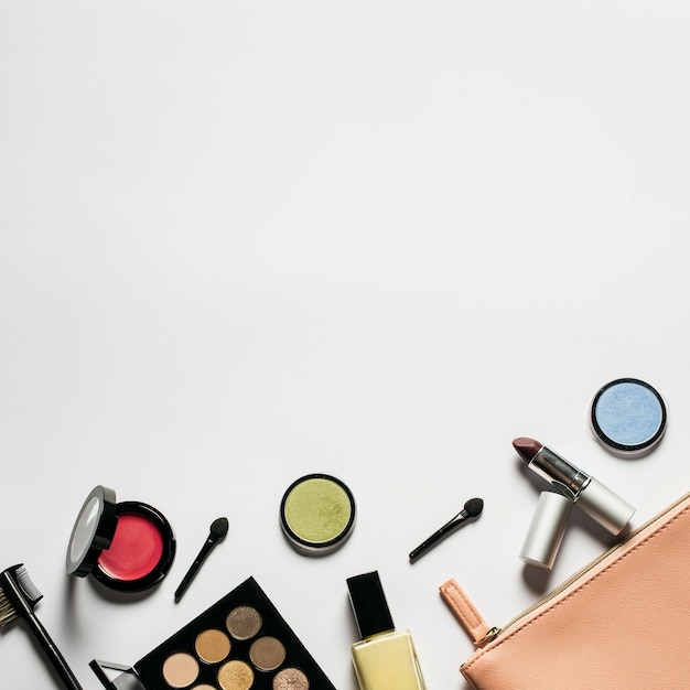 Free photo cosmetics composition with space on top