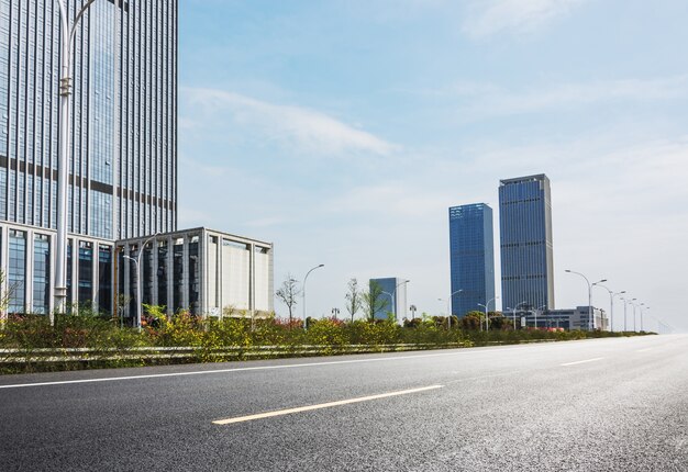 高層ビルとコスモポリタン都市