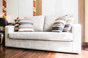 Free photo couch with cushions