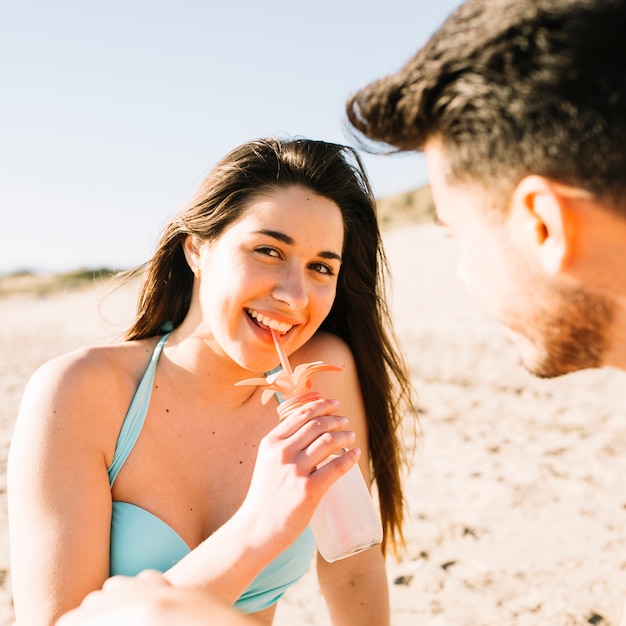 Free photo couple at the beach