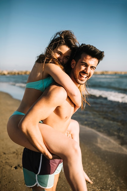 Free photo couple at the beach