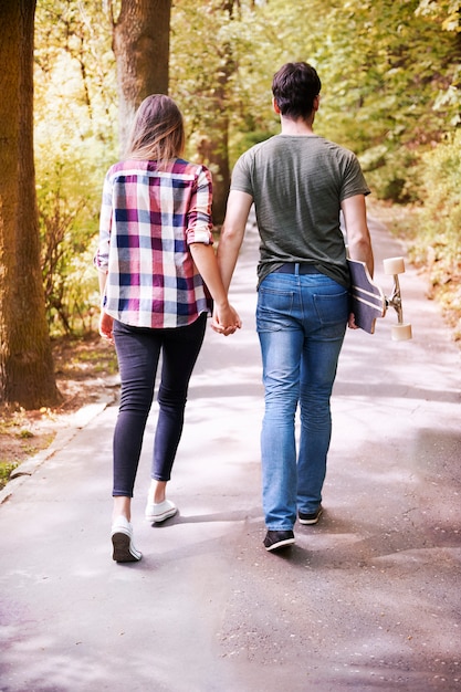 Free photo couple enjoying in the park