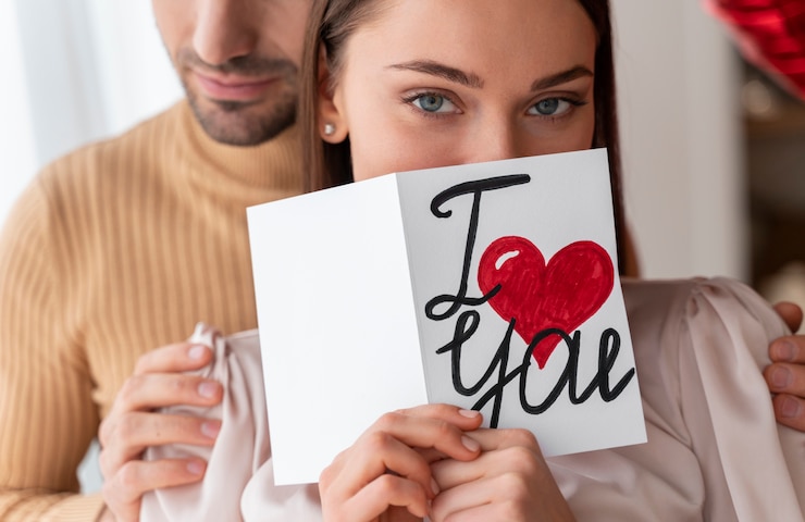 Free Photo couple enjoying valentines day celebration