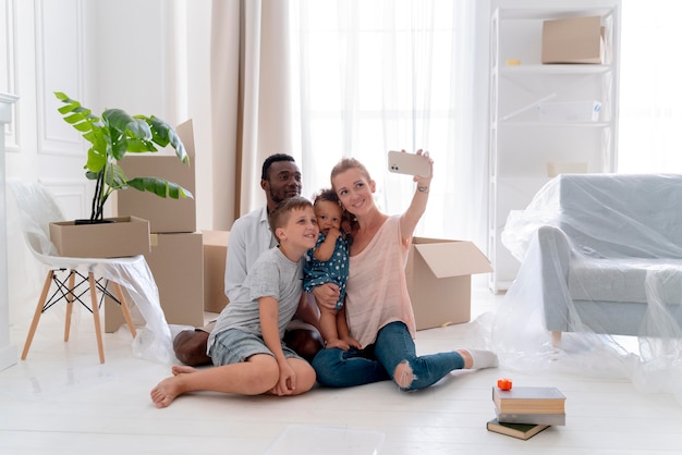Couple getting ready to move with their children